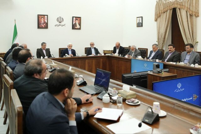 دولت چهاردهم از زمان روی کار آمدن با شرایط جنگی روبرو بود