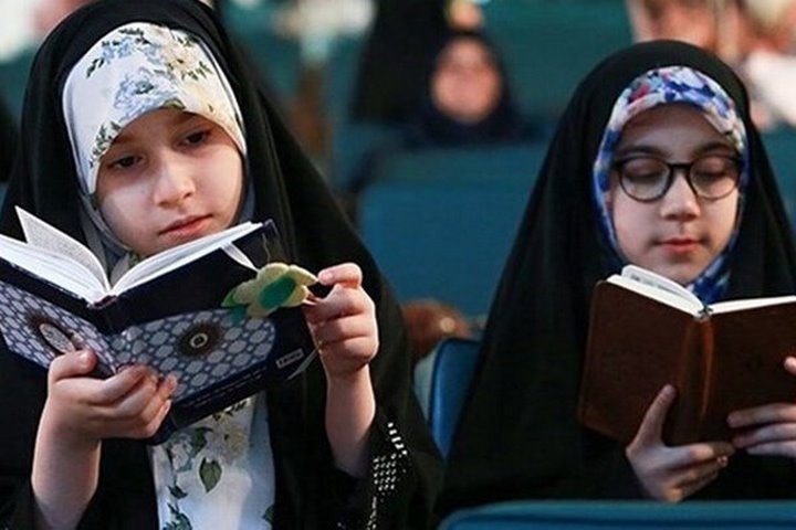 آموزش قرآن به دانش‌آموزان در ۸۰۰ دارالقرآن سراسر کشور 