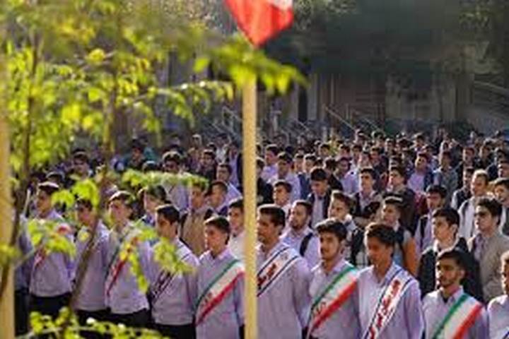زنگ استکبارستیزی در مدارس کشور به صدا در آمد