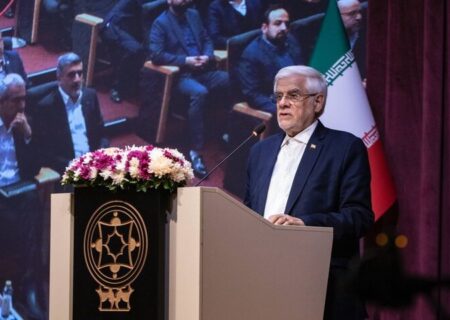 عارف: تورم تصمیم‌گیری‌ها زمینه را برای فساد فراهم می‌کند