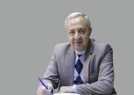 امروز یا نوه‌داری می‌کنم یا در میان هزاران کتاب نخوانده‌ام می‌گردم