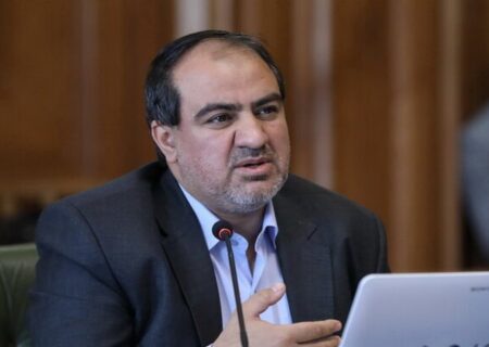 انتقاد عضو شورای شهر از تغییر آیین‌نامه اجرایی رشته‌های تحصیلی مرتبط با انتخاب شهردار