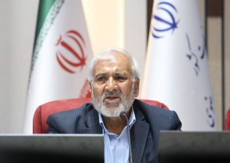 لزوم توجه بیشتر دولت به رسانه‌ها برای همراه‌سازی افکار عمومی با خود