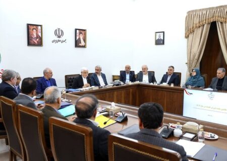 عارف: ظرفیت‌سازی خوبی برای تولید برق از محل نیروگاه‌های تجدیدپذیر انجام شد