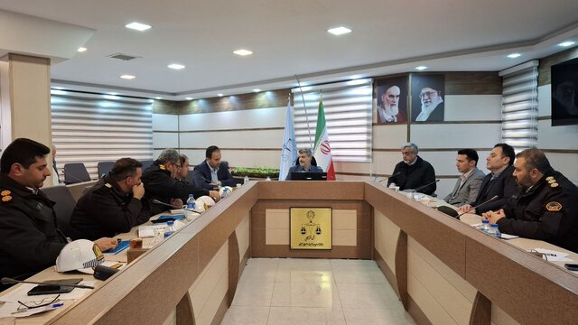 فرماندار رشت: ساماندهی دستفروشان در حریم راهها موجب کاهش بار ترافیکی میشود