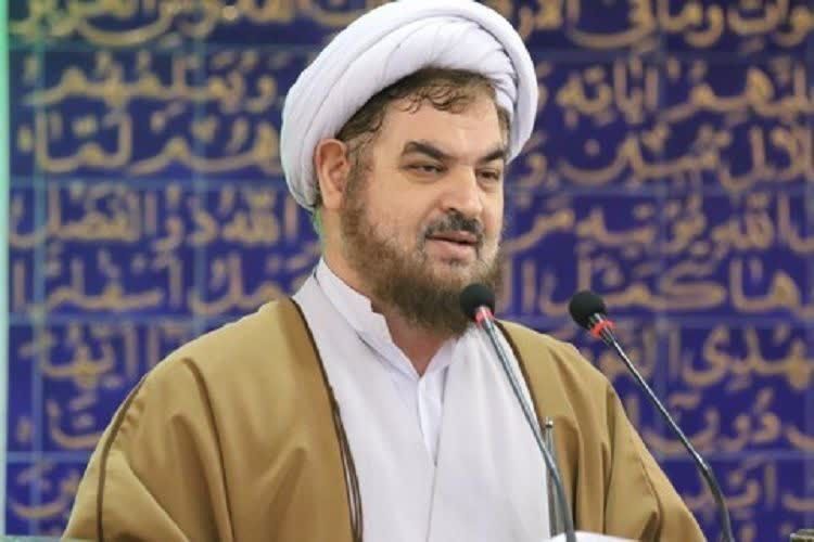 تأکید امام‌جمعه کمالشهر بر ضرورت اتحاد حوزه و دانشگاه و هوشیاری در جنگ رسانه‌ای