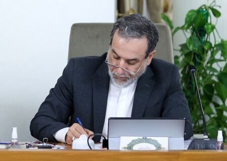 عراقچی: جهان دیگر از دلقک‌های سردرگم به ستوه آمده است