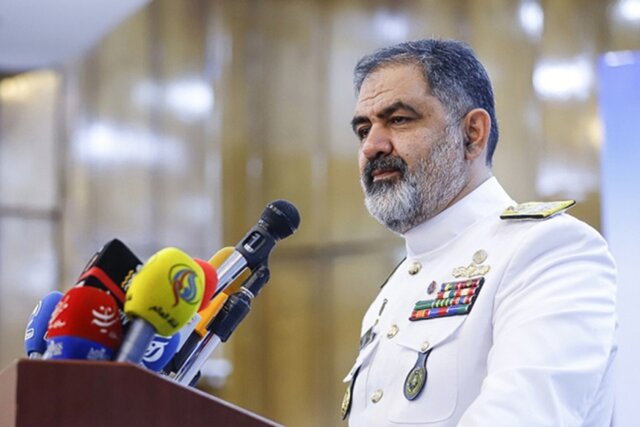 تاکید امیر دریادار ایرانی بر آمادگی کامل نیروهای مسلح برای حراست از کیان کشور