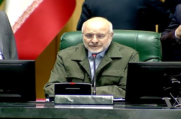 با دشمن در چهار جبهه در جنگ هستیم