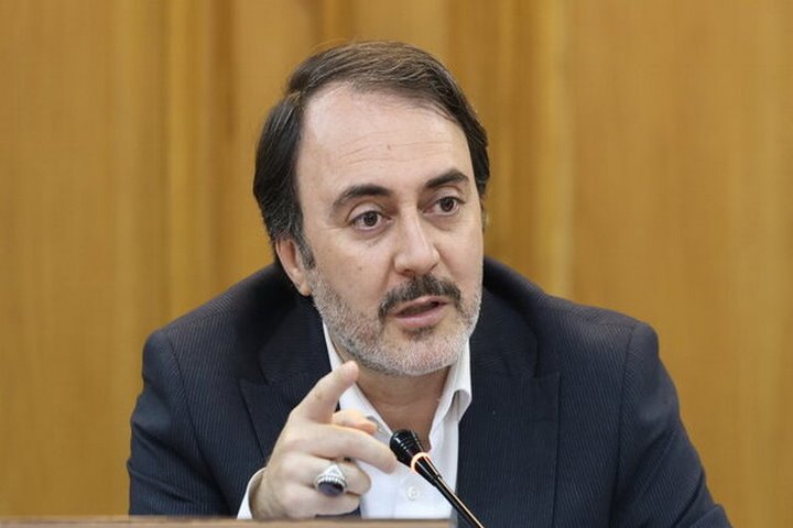 تاکسی‌های برقی باید امسال معاینه فنی بگیرند