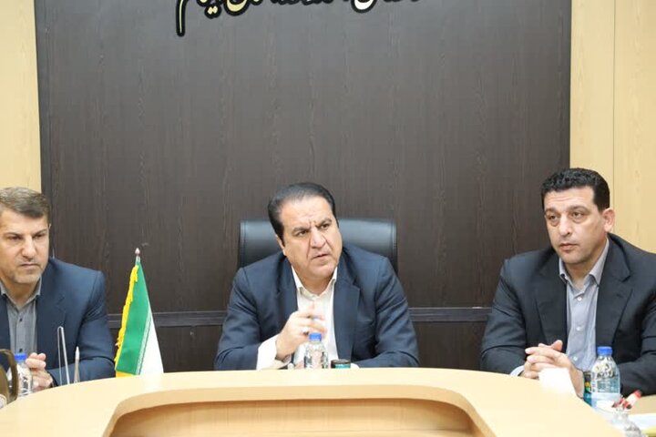 استاندار ایلام بر تسریع در اجرای پروژههای نیروگاه خورشیدی دهلران تأکید کرد