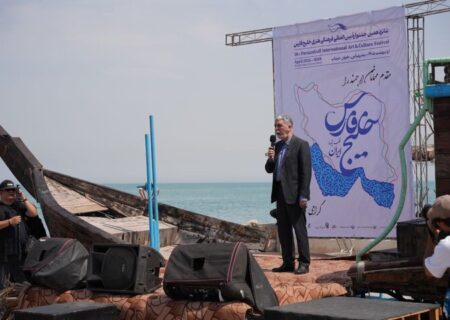 خلیج فارس به یاد شهدای وطن‌ گلباران شد