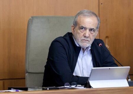 پزشکیان: معلمان معماران اصلی «ایستادگی» در نسل‌های آینده هستند