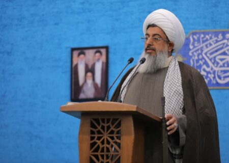 هر سخن، توییت و موضعی که وحدت را خدشه‌دار کند، بازی در زمین دشمن است