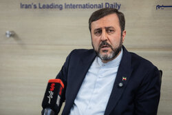 غریب‌آبادی: مدیریت تنگه هرمز بر عهده کشورهای ساحلی است