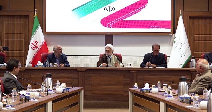 همه مسئولان اتفاقنظر دارند که در برابر دشمن نباید کوتاه آمد