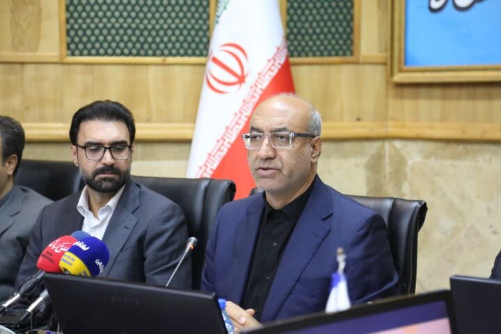 دانشگاهها به سمت حل مسائل واقعی حوزه صنعت و تولید بیایند