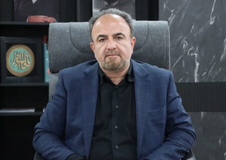 آغاز عملیات اجرای نمای رختکن زمین چمن مصنوعی شهرک پیام توسط شهرداری ماهدشت