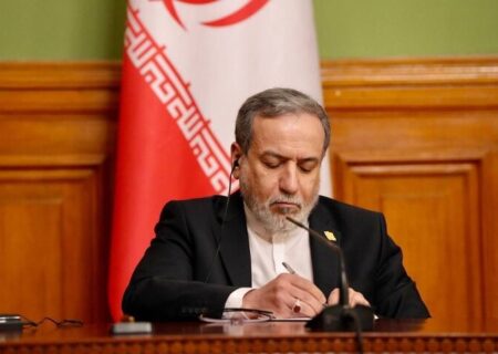واکنش عراقچی به شهادت هموطنان مان در بندر خمیر