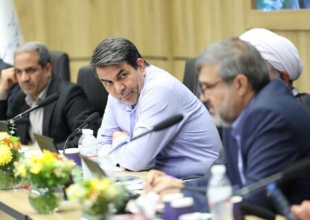 استاندار کرمان: تعدد قوانین و مراجع تصمیم‌گیر، سد راه سرمایه‌گذاری است