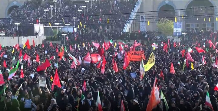 هدایت زائران در ورودی های تهران به پارکینگها