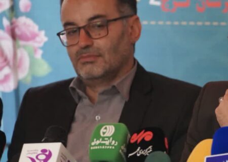 ساماندهی دستفروشان و توسعه سرانه آموزشی در کمالشهر