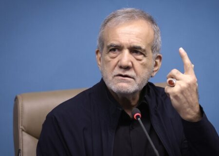 در جنگ تمام‌عیار اقتصادی و نظامی هستیم