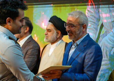 آتش‌نشانان، قهرمانانی هستند که برای نجات جان انسان‌ها دل به حادثه می‌زنند