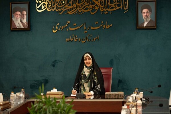 بهروز آذر: نباید زنان باحجاب و کمحجاب را مقابل یکدیگر قرار دهیم