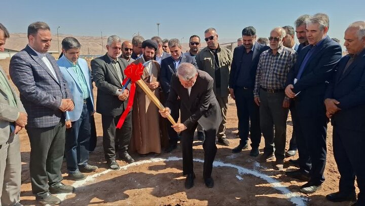 آغاز ساخت مجتمع اقامتی و پذیرایی در محور گرمسار – ایوانکی با حضور وزیر میراث فرهنگی
