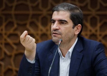 فروش ۱۰ هزار دلار صف دلالان ارز را از سبزه‌میدان به بانک‌ها منتقل کرد