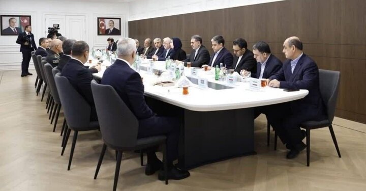 مجوز تردد زمینی برای بازرگانان و گردشگران صادر شود