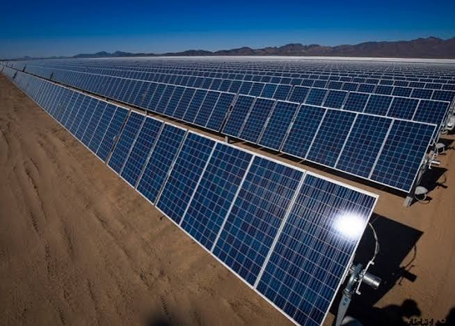ظرفیت خورشیدی تهران؛ فرصت بزرگ توسعه و مانع‌تراشی موانع مالی و اداری